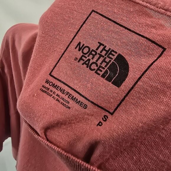 The North Face T Shirt Womens Small Pink Boxy Tee Short Sleeve Cropped Logo - Picture 3 of 12